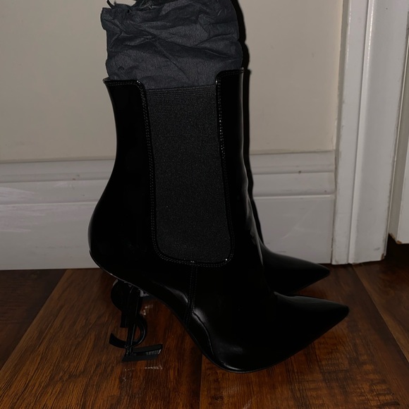 🎉SOLD🎉Saint Laurent Opyum Patent Booties - Picture 6 of 8